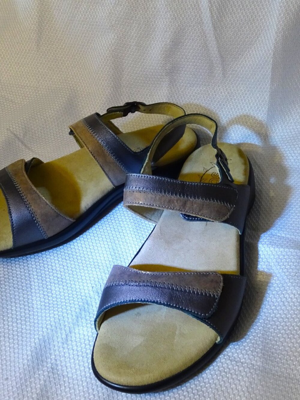 SAS Women's Slingback Strap Sandals Brown with Bronze Trim 10WW